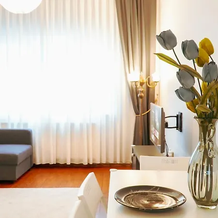 Duplex Gem Near Taksim & Galata Port 度假居 *